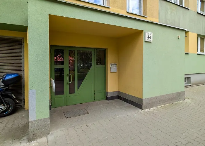 Park Skowroni Pleasant By Bookinghost