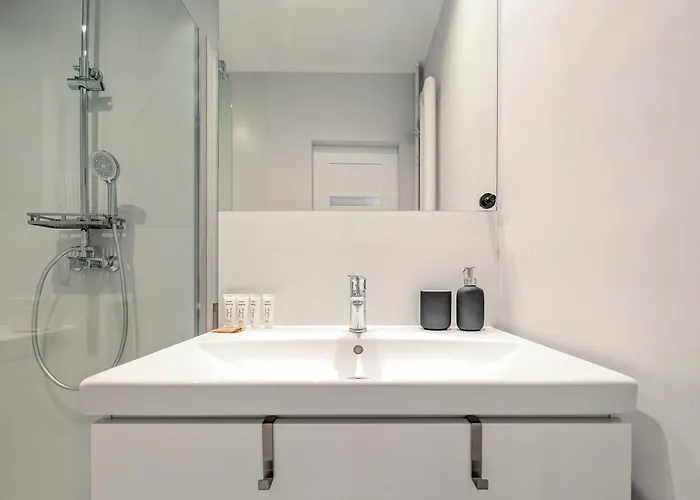 Park Skowroni Pleasant By Bookinghost